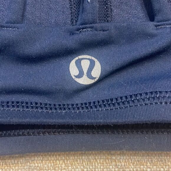 Lululemon bra 4 (5357) - Picture 3 of 3